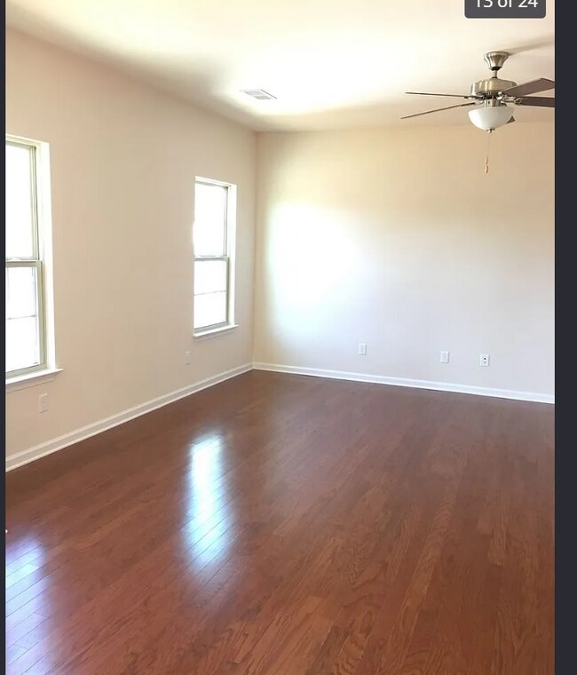 Building Photo - 8 Irvington Dr