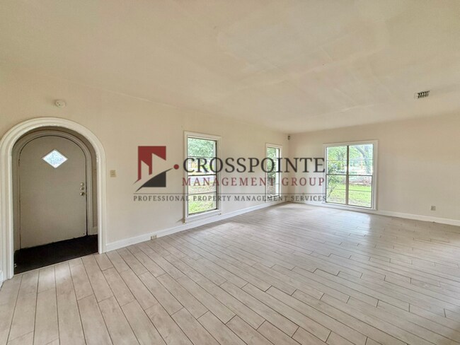 Building Photo - Beautiful 4 bedroom 2 bath home in the heart of Tyler!