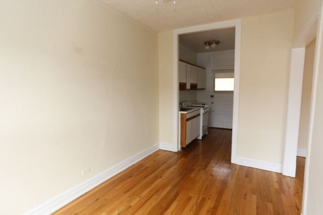 Building Photo - 625 W Cornelia Ave