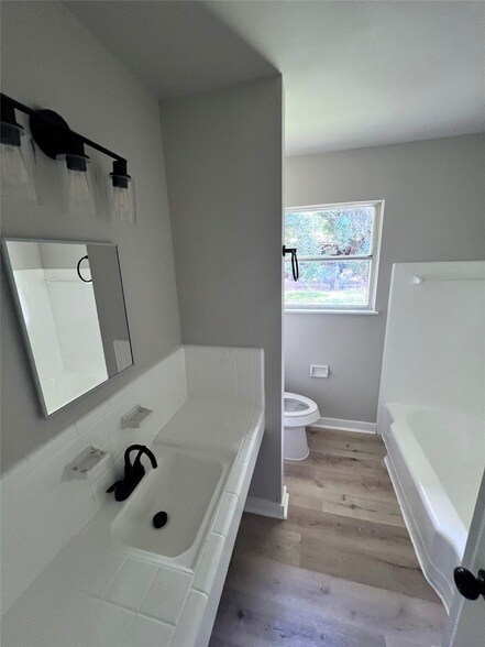 Building Photo - 5742 Flamingo Dr