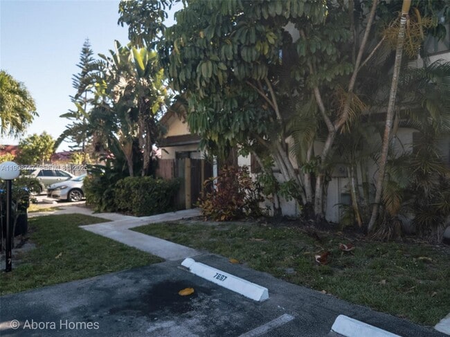 Building Photo - 7867 Tam Oshanter Blvd