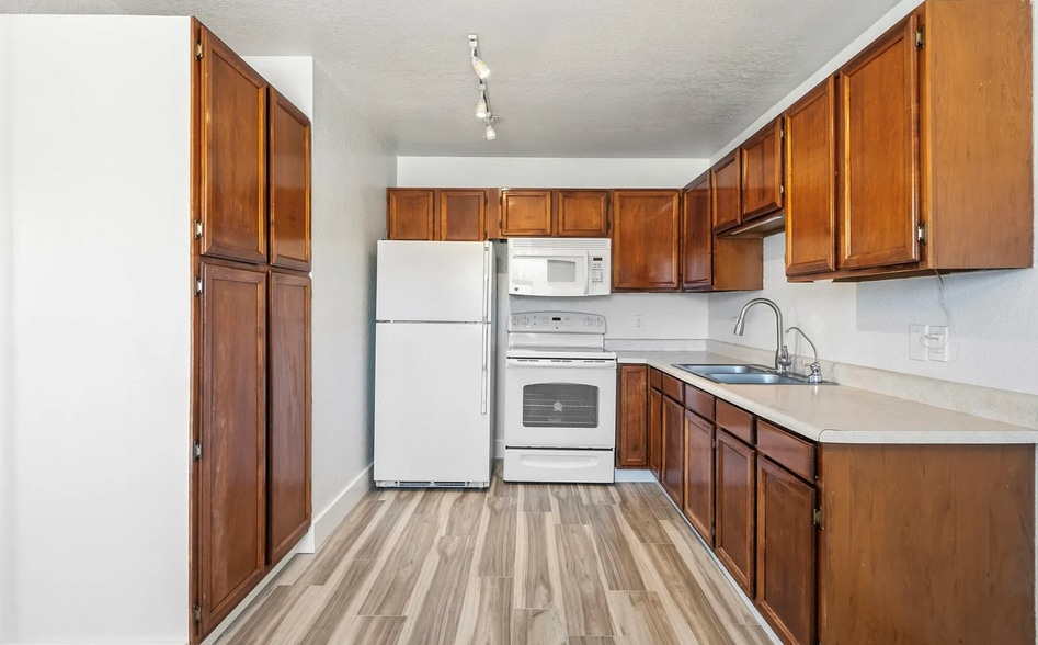 Building Photo - 2291 McCulloch Blvd N