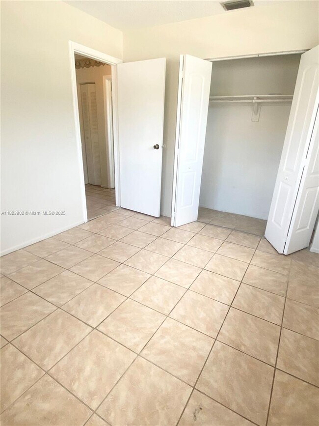 Building Photo - 6154 SW 38th St