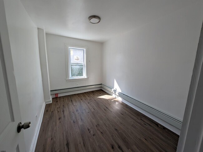 Building Photo - 126 N Delaware Ave