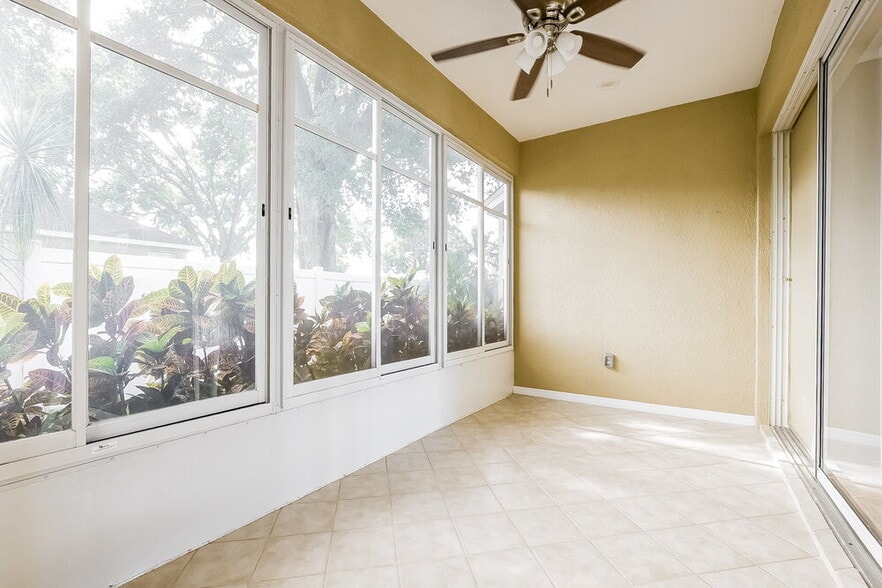 Building Photo - 3600 Meadow Green Dr
