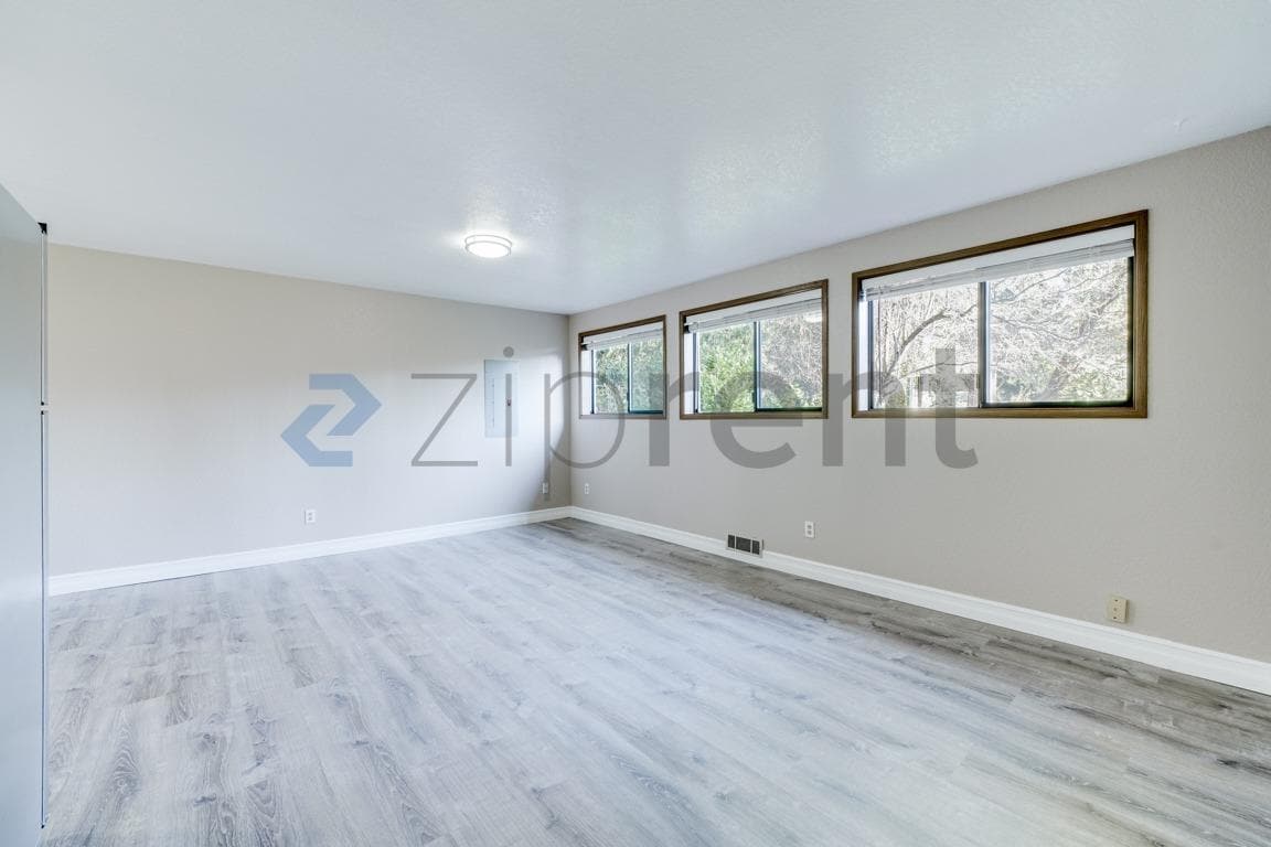 Building Photo - 14325 19th Ave NE