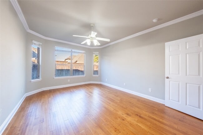 Building Photo - 1067 Valley Vista Dr