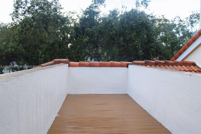 Building Photo - 11151 Minneapolis Dr