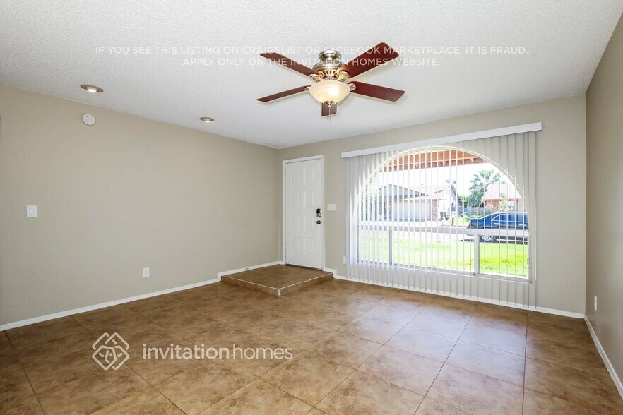 Building Photo - 5416 W Diana Ave