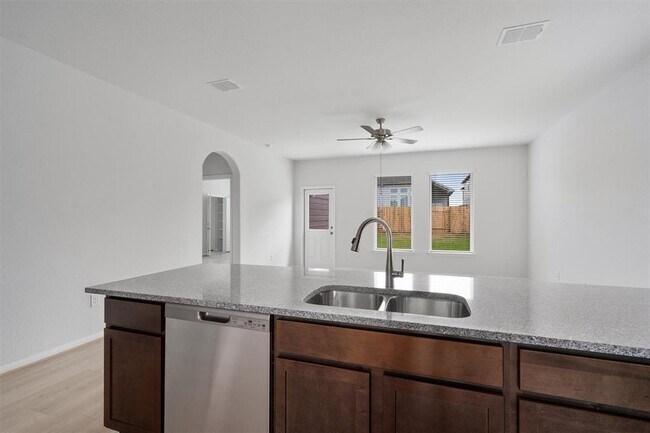 Building Photo - 315 Diamondleaf Dr