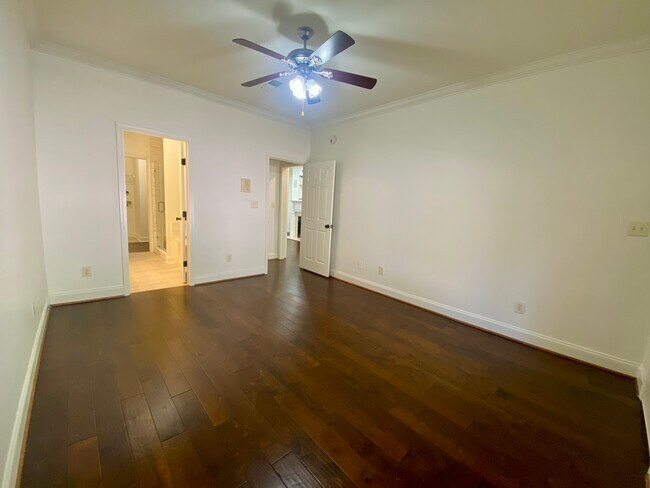 Building Photo - 3833 Kinross Pl