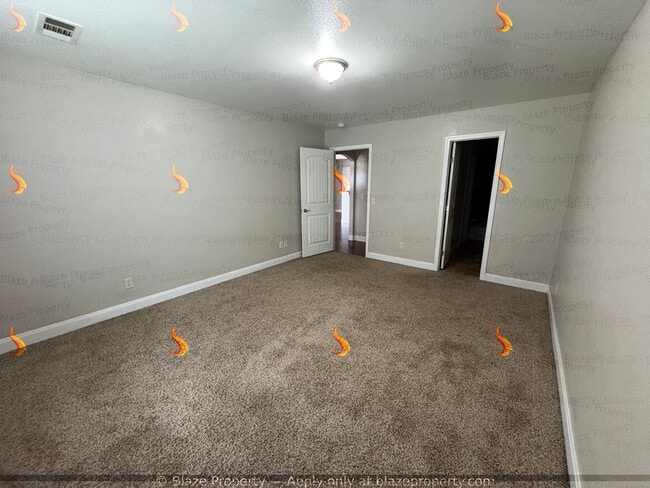 Building Photo - Charming Corner Lot Home in Desirable City View