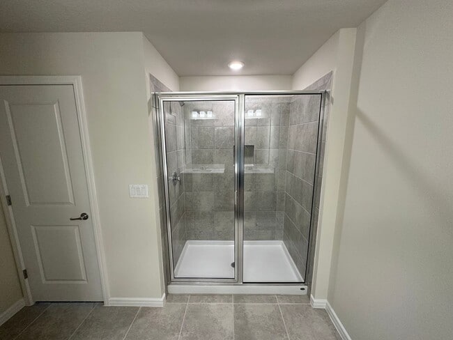 Building Photo - 3 Bedroom, 2.5 Bath Town Home with 1 Car Garage in Grayson Square!