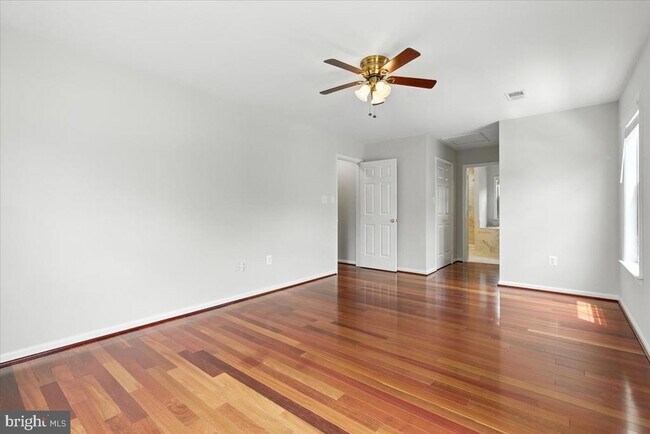 Building Photo - 1562 Kingstream Cir
