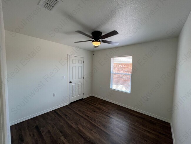 Building Photo - 2129 Bobwhite Ct