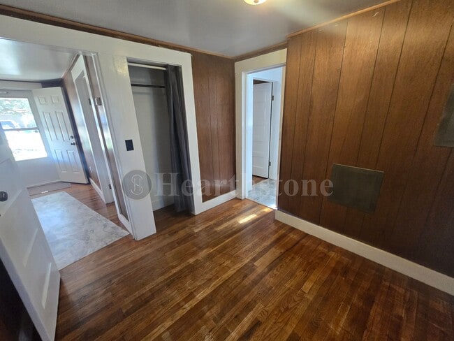 Building Photo - 316 N Walnut St