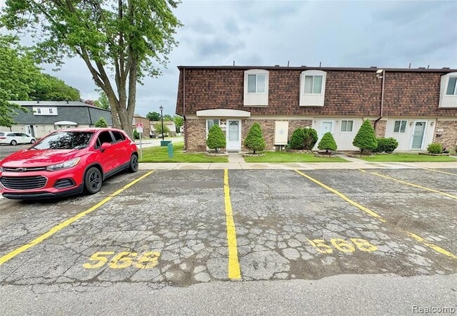 Building Photo - 15568 Dupage Blvd