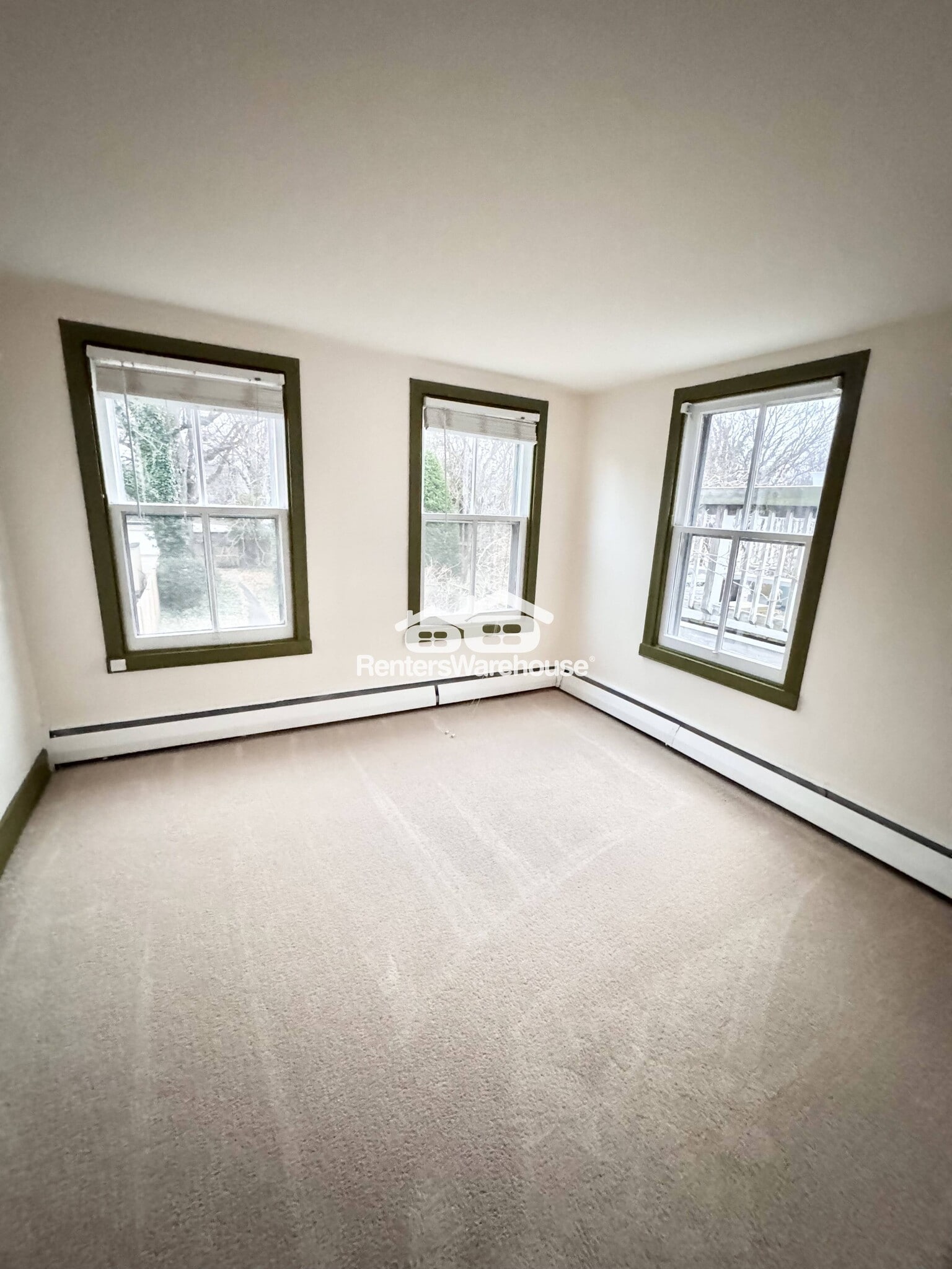 Building Photo - 116 W 4th St