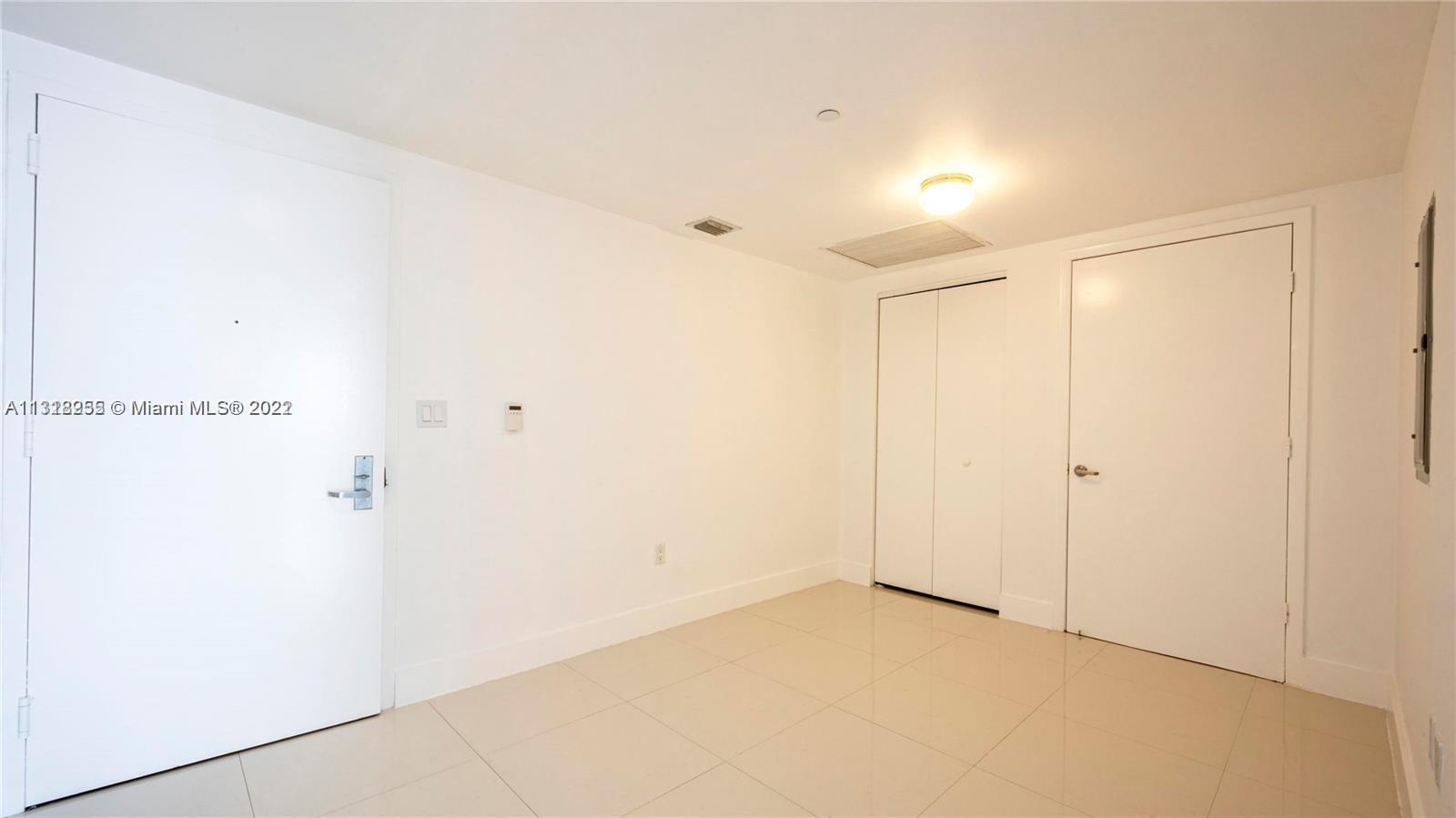 Building Photo - 475 Brickell Ave