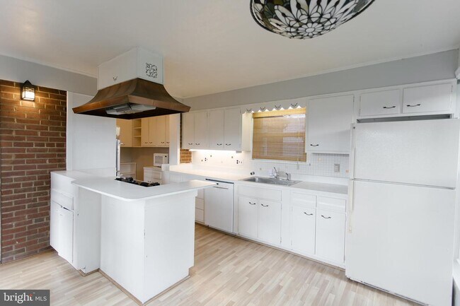 Building Photo - 2809 Pierpont St