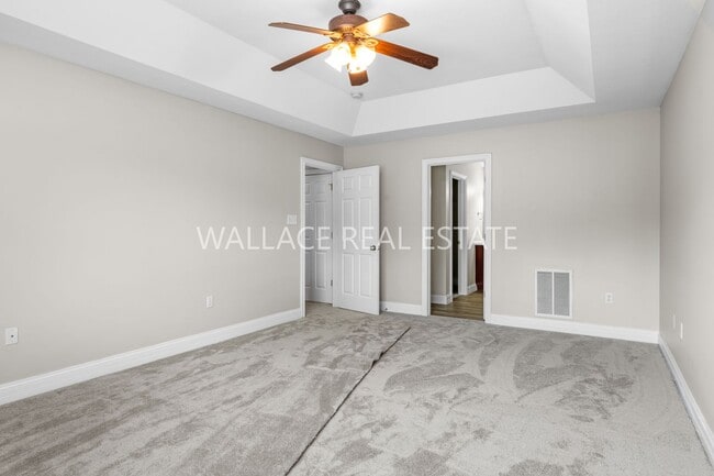 Building Photo - FARRAGUT: TWO STORY 3 BEDROOM, 2.5 BATH HO...