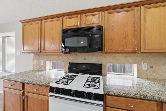 Building Photo - 11030 Desert Springs Cir