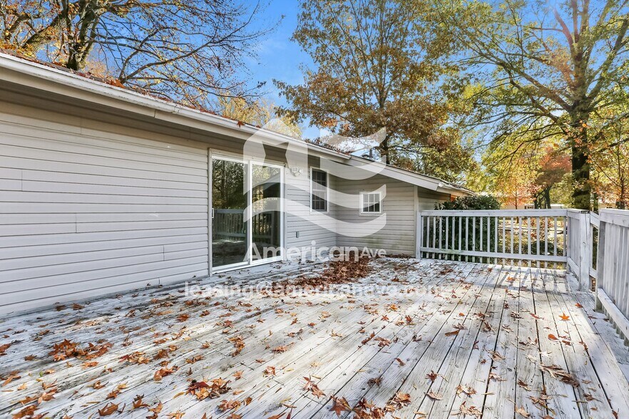 Building Photo - 12 Deerfield Dr