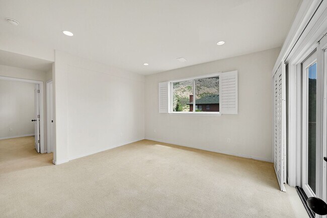 Building Photo - 4 bedroom, 3 bath with separate ADU