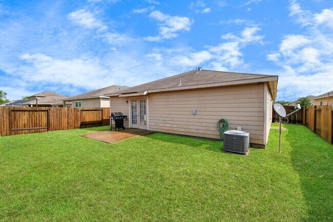 Building Photo - 985 Lake View Cir W