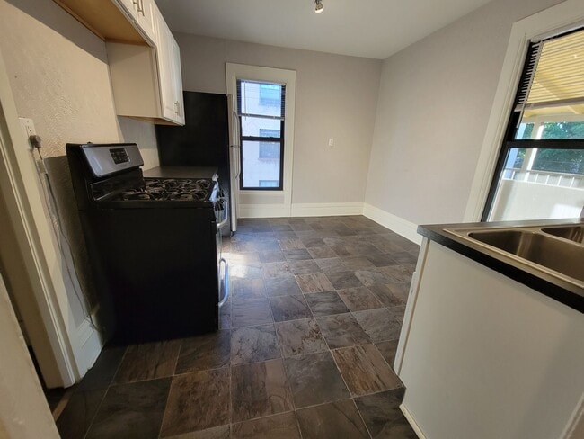 Building Photo - 3136 Lyndale Ave S