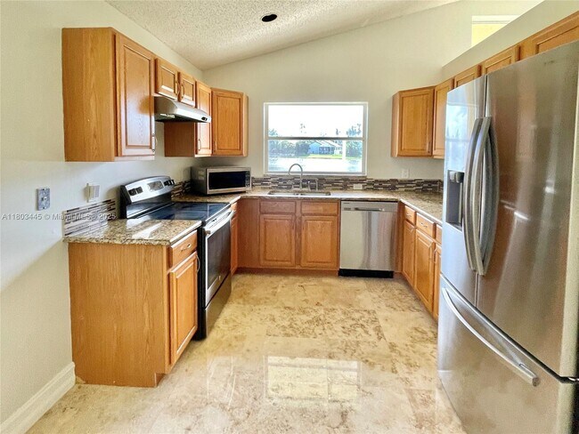 Building Photo - 808 Stanton Dr