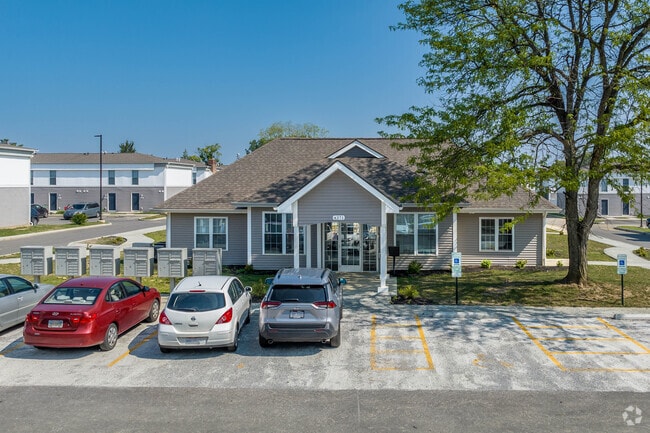 Building Photo - Northern Place-2 BD Townhome w Full Basement