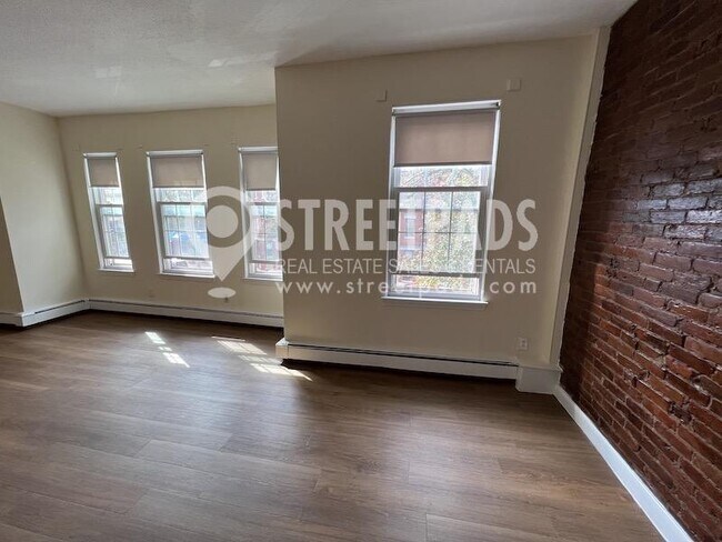 Building Photo - bedroom in Boston MA 02130