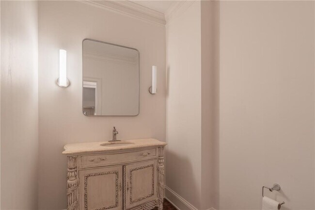 Building Photo - 530 Saddlebrook Dr