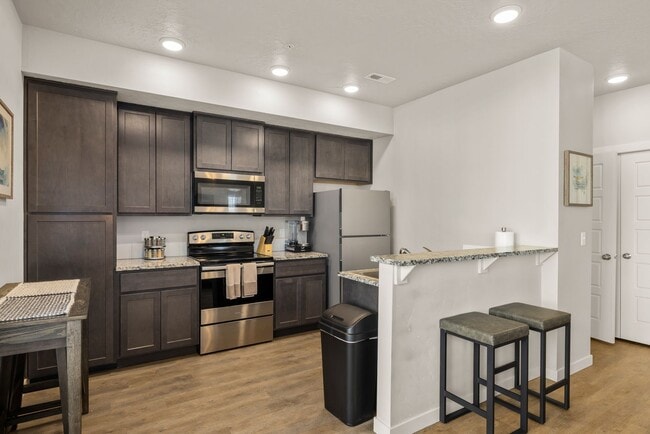 Building Photo - Beautiful Home in Garden City!