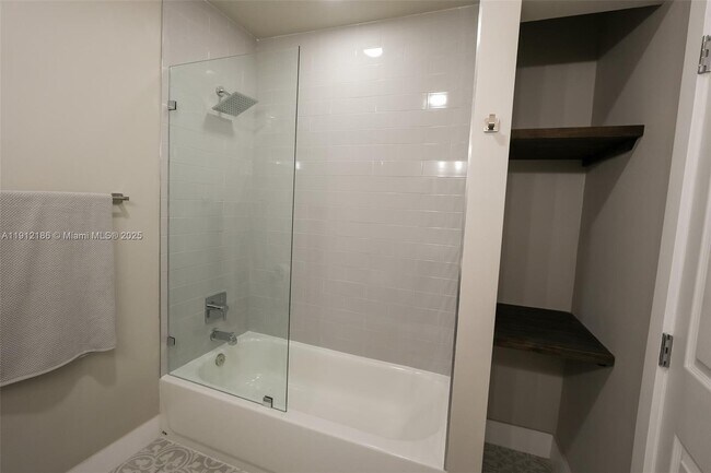 Building Photo - 19450 SW 125th Ave