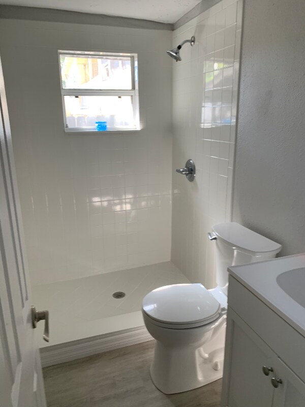 Building Photo - 1116 17th St W