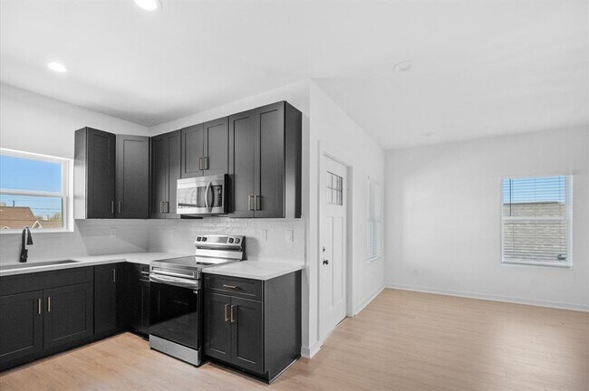 Building Photo - 9730 Tuffly St