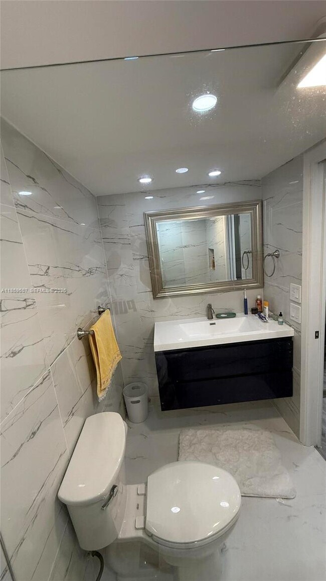 Building Photo - 2671 S Course Dr