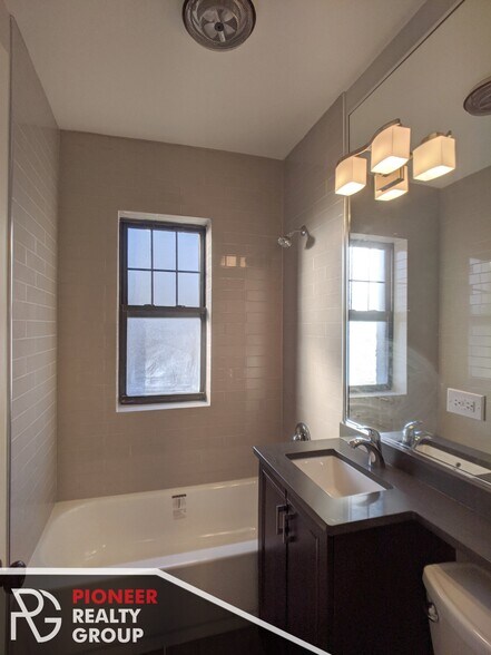 Building Photo - 1128 Maple Ave