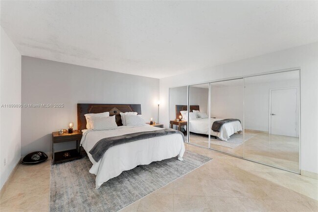 Building Photo - 6917 Collins Ave