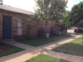 Building Photo - 301 N Jefferson St