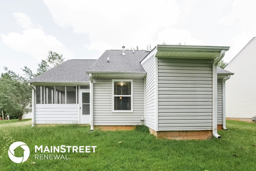 Building Photo - 5305 Brickleberry Way