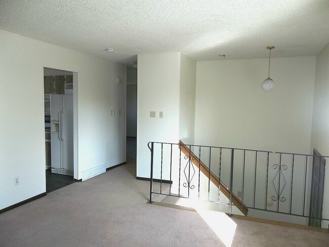 Building Photo - 829 Tyler St