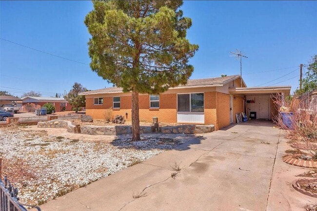 Building Photo - 5201 Capistrano Dr