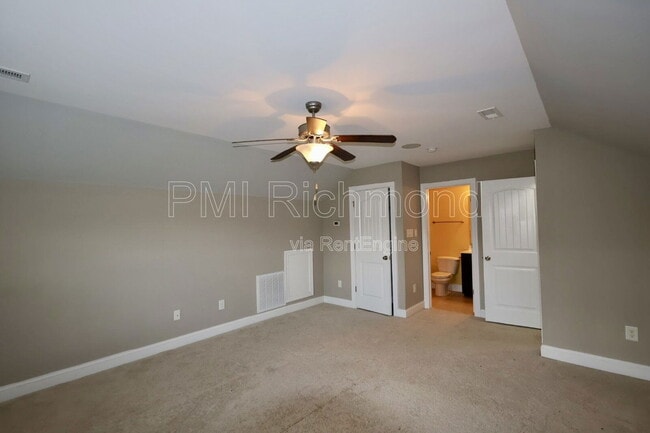 Building Photo - 6924 Swanhaven Dr