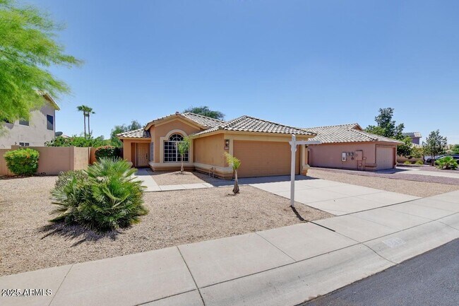 Building Photo - 7409 W Crest Ln