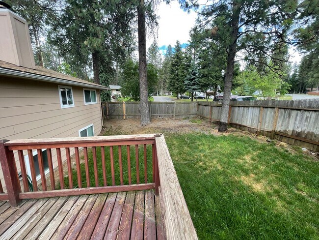 Building Photo - 5223-5225 N Pinegrove Ct