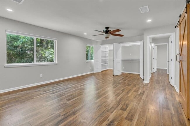 Building Photo - 25 Hornbill Ct