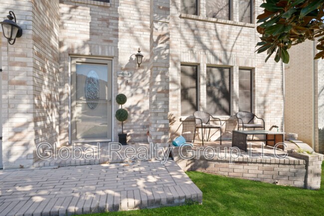 Building Photo - 11016 Forest Shower